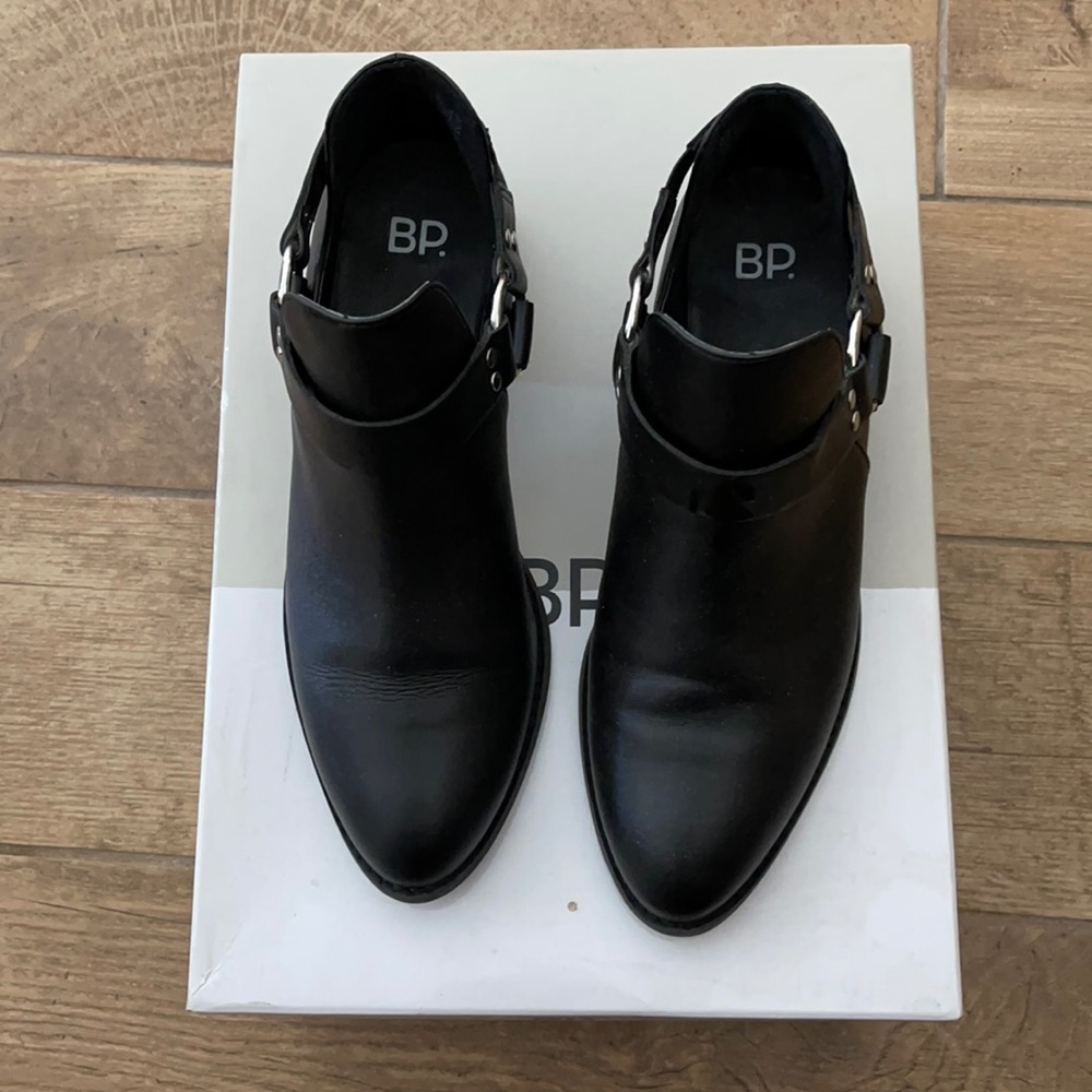 Brads plum black sz 6.5 low top Moto boot